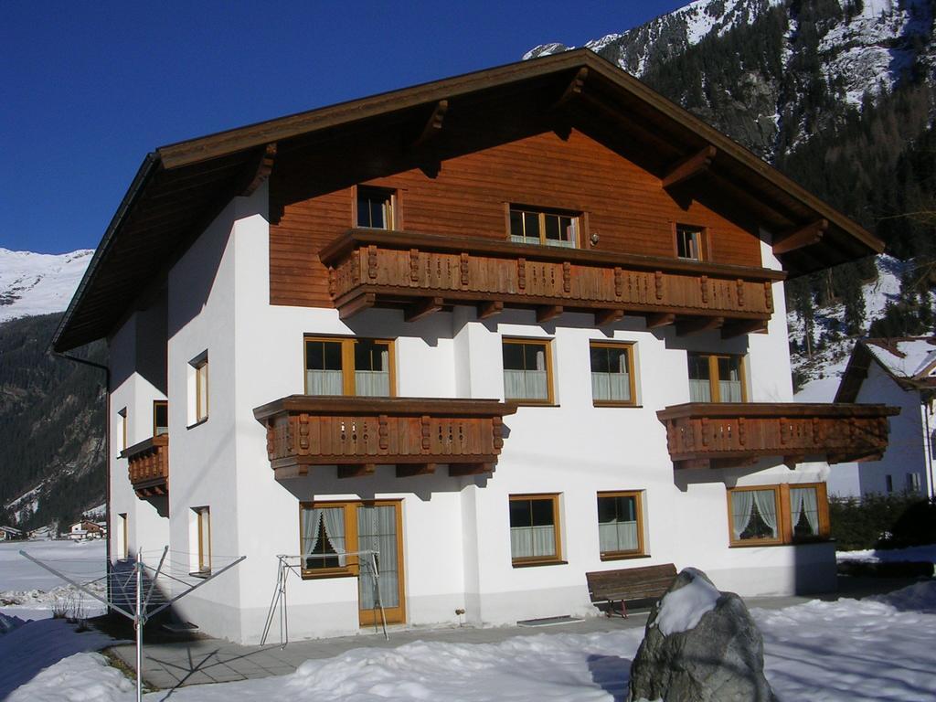 Haus Hafele Hotel Kaunertal Bagian luar foto
